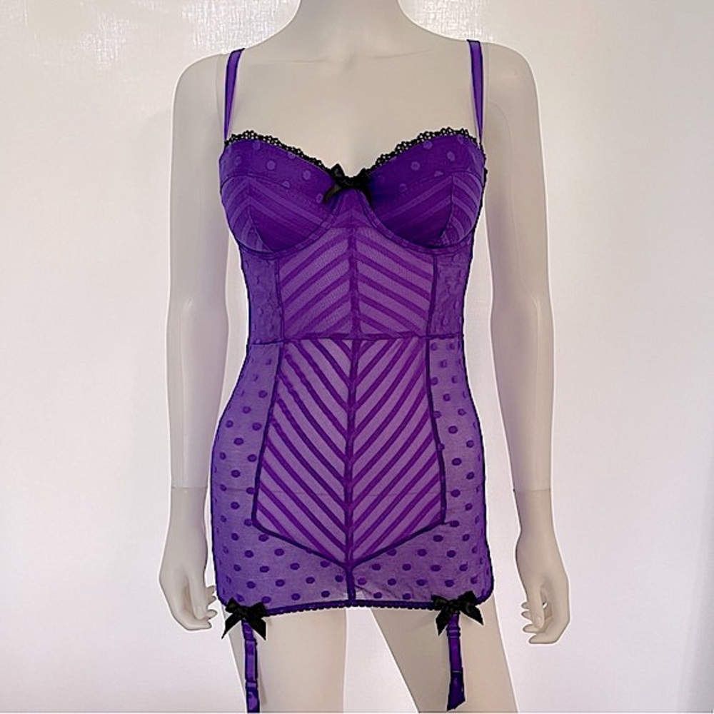 34D VS Victoria’s Secret Sexy little things purple dots garter lingerie slip